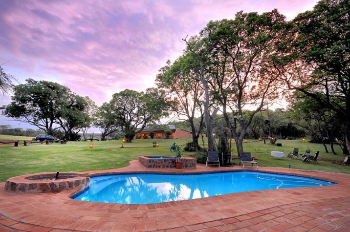 gallery/Lodge---downsize_1280_0-Lodge-gardens-with-pool-reduced