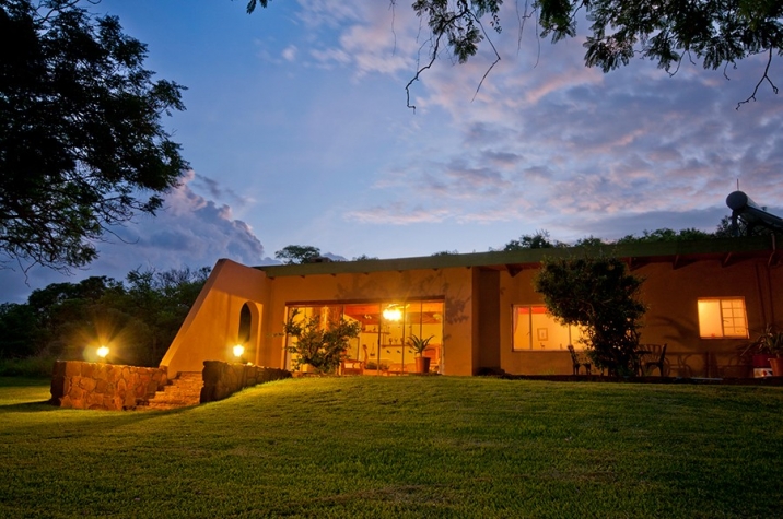 gallery/Lodge---downsize_1280_0-Lodge-outside